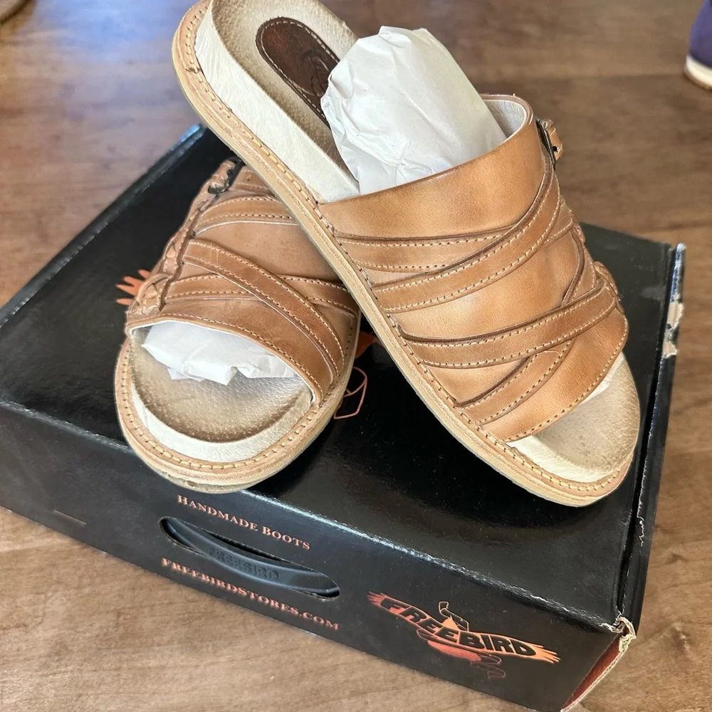 Freebird by Steven Womens Tan Leather Slide Sandals with Buckle Accent - Picture 2 of 3
